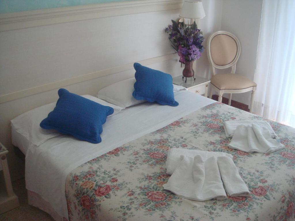 Hotel Arcade Rimini Room photo